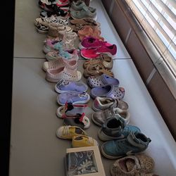 Kids Shoes For Sale $ Please Read The Description 😊 