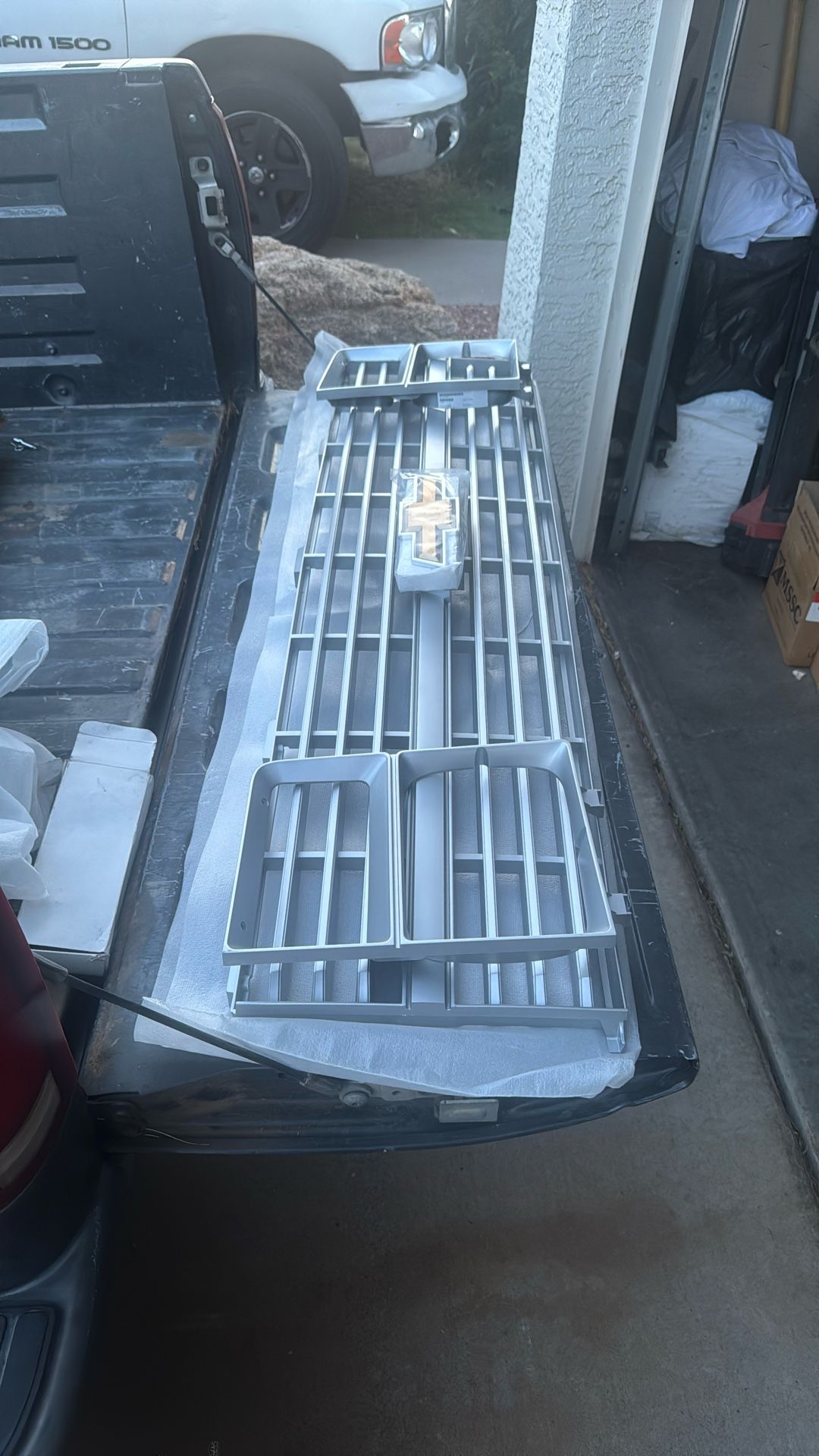 83-84 Chevrolet Grill C10