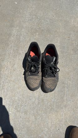 Baseball  shoes
