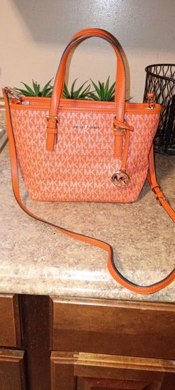 Michael Kors Jet Set Travel Bag