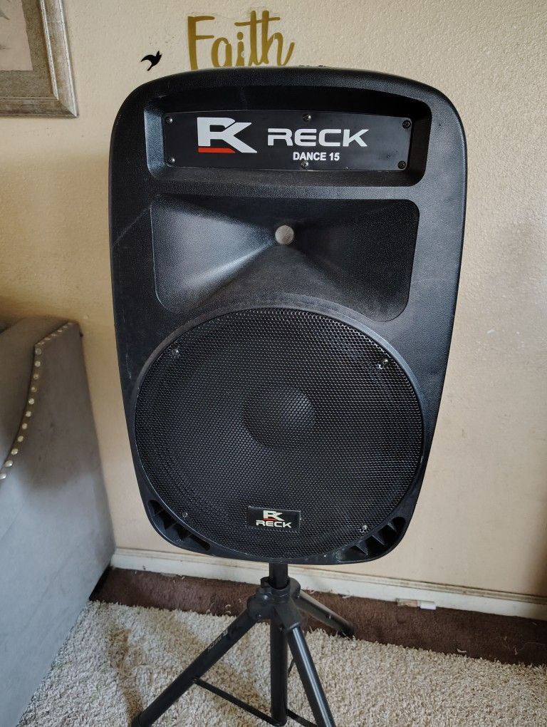 Bluetooth Speakers On Stand