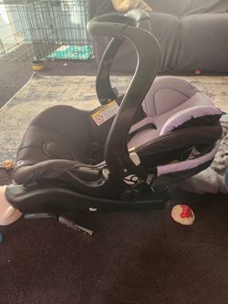 New Babyyremd Infant Carseat/Carrier  With Base