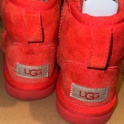 girl uggs size 2Y 