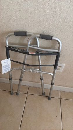 HOMESTEAD - FREE FOLDING WALKER