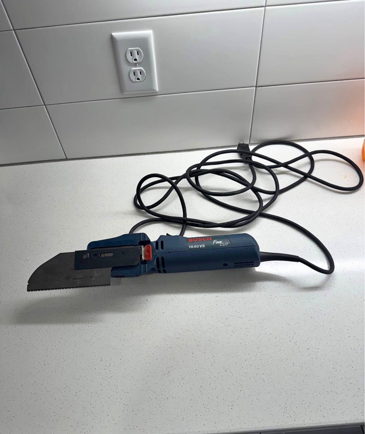 Bosch 1640VS Fine Cut Variable Speed Handsaw, Flush-Cut Saw Corded Power Tool