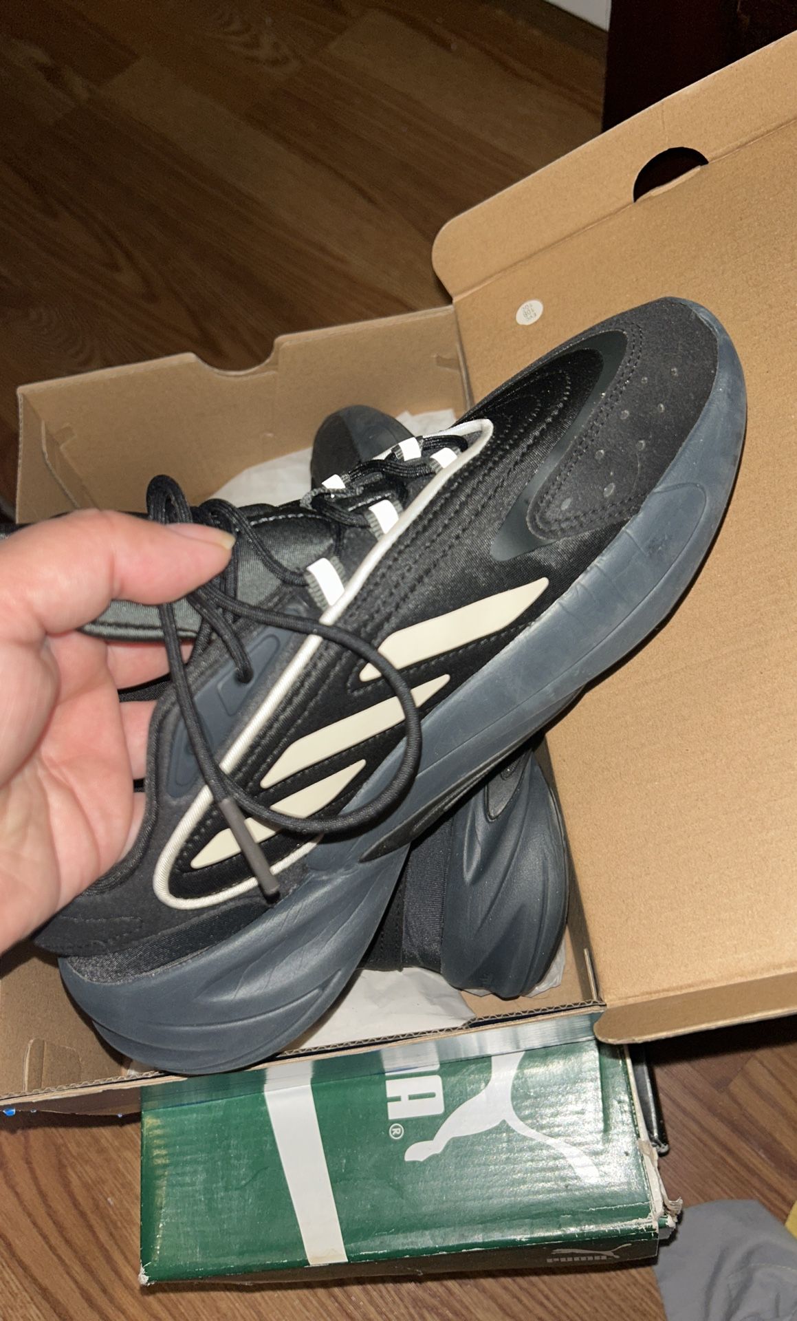 Adidas Ozelia