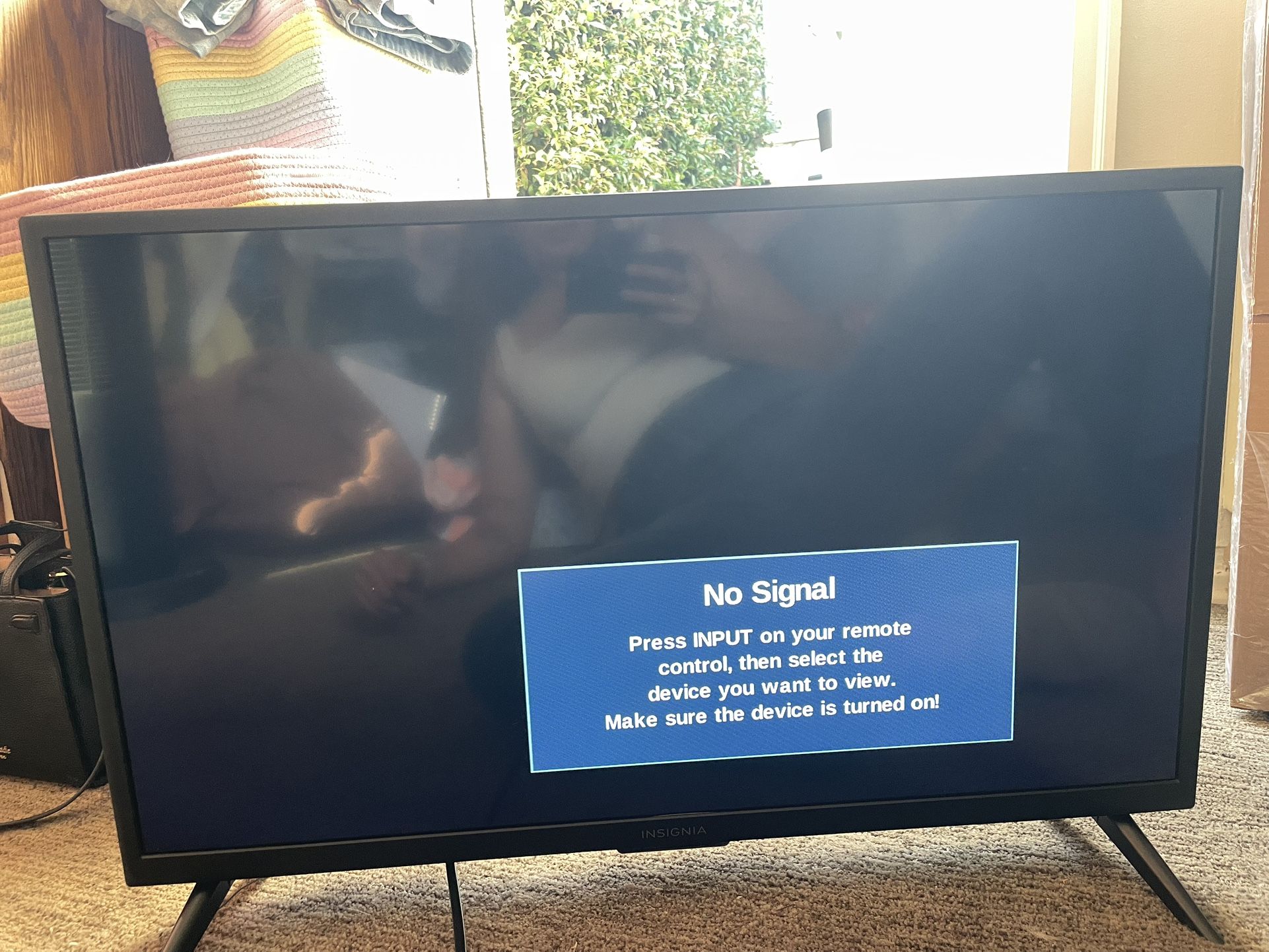 Insignia 32β TV - no remote but fire stick and Roku will hook up just fine