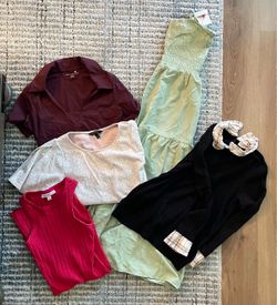Name Brand Clothing Bundle - Size Small