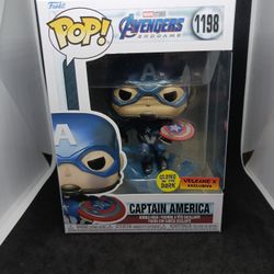 Funko POP! Marvel Avengers Endgame Captain America with Broken Shield & Mjolnir (Glow in The Dark & Metallic), Exclusive