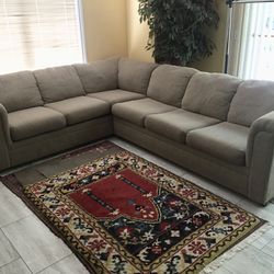 Couch, Sectional w/ Pull Out Bed