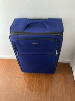 Samsonite. Luggage 32 inches