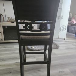 2 High Stools