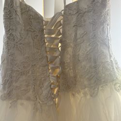 💍 For Sale: Gorgeous Oleg Cassini Wedding Dress – Style CWG568 (Size 14) 💍 
