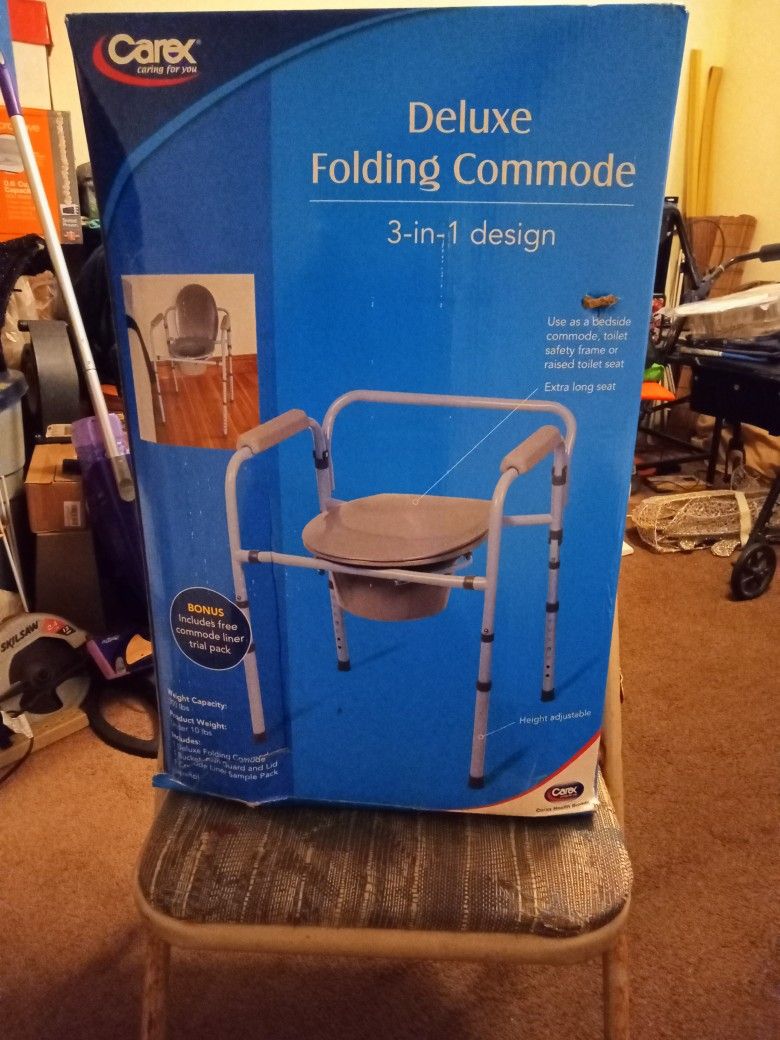 Deluxe Folding Commode