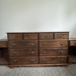 Matching dresser And Nightstands