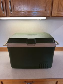 Rubbermaid Ice Chest