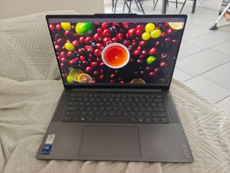 Lenovo Yoga Slim 7i laptop