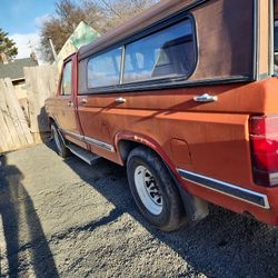 1980s Ford F250 4x2 Long Bed Single Cab 