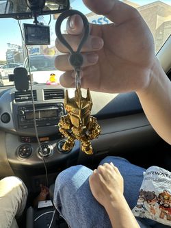 Gold Reinhardt Keychain (Overwatch)