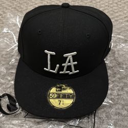 Stussy LA New Era BRAND NEW size 7 1/4