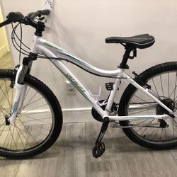 Woman’s Specialized Mountain Bike Small Trails Leisure Fun Tuned Ready/Ride