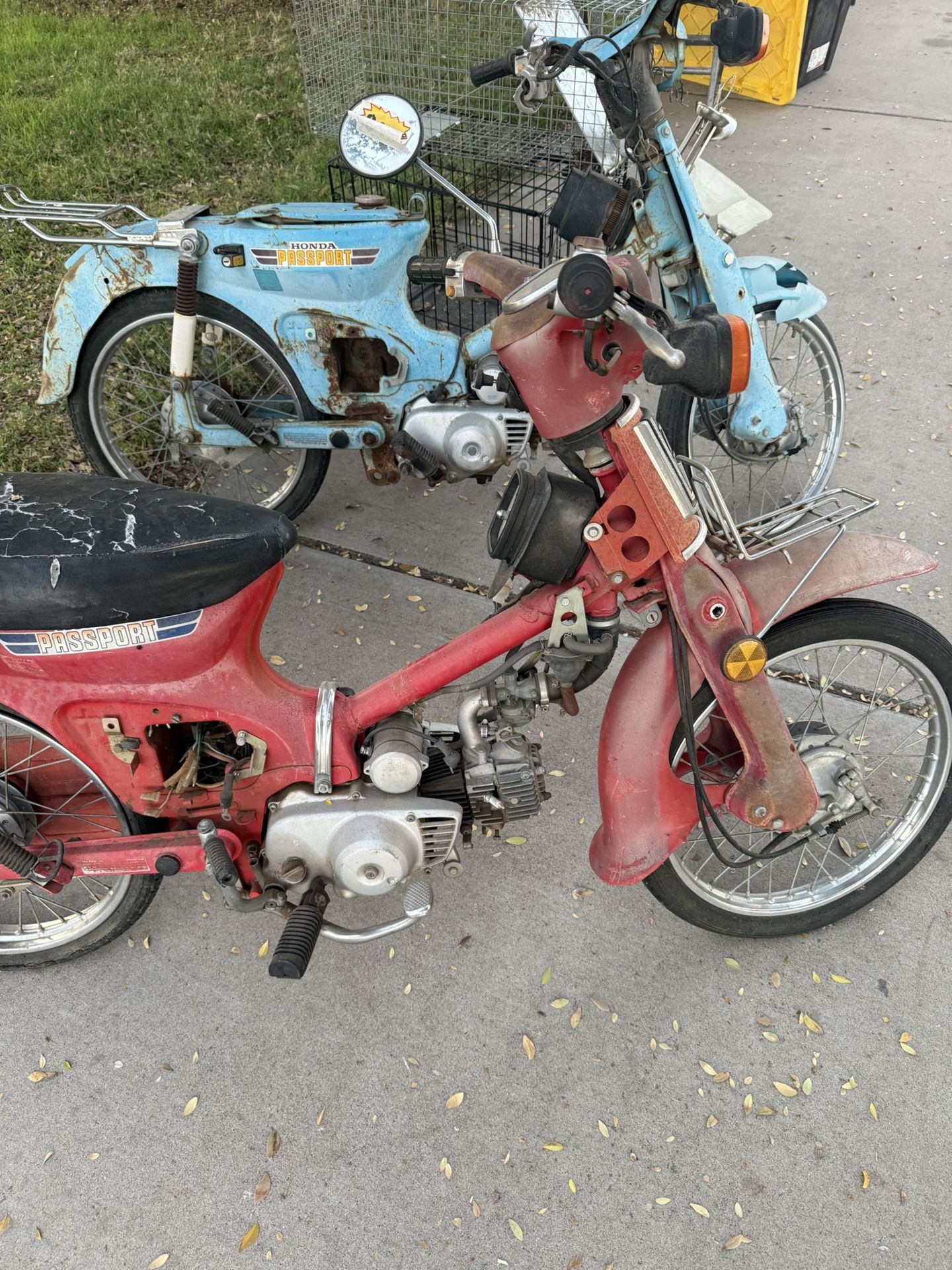 2 1981 Honda C70 Passport Scooters $900