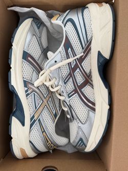 Men’s Asics size 10.5