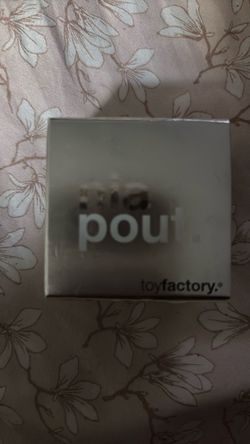 NIA POUT TOY FACTORY NIACIN-AMIDE SERUM LIP MASK