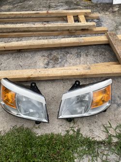 2008 Dodge Caravan Headlights