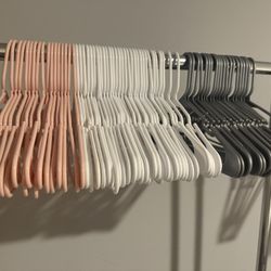 Plastic Clothes Hangers 60 Counts