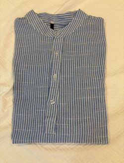 Lightweight cotton men’s shirt by Zara, white pinstripes on blue shirt