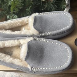 UGG Ansley Slippers Size 6 