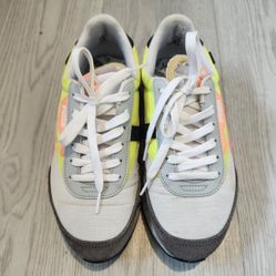 Puma's Womens Sneakers Size 7