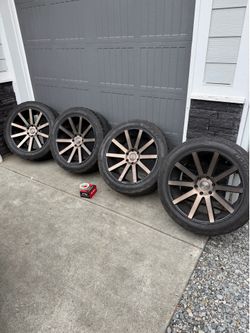 22” DUB Wheels & Cooper Discoverer AT3 Tires  6x139.7