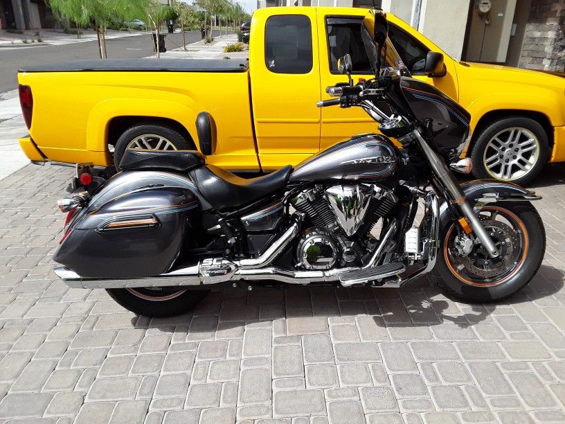 2014 Yamaha V Star 1300 Deluxe for Sale in Phoenix, AZ OfferUp