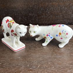 (2) 1988 Franklin Mint curio cabinet cats (Retired collectable)