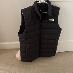 Men’s North Face Vest (Size Large)
