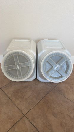 Pet Food Containers