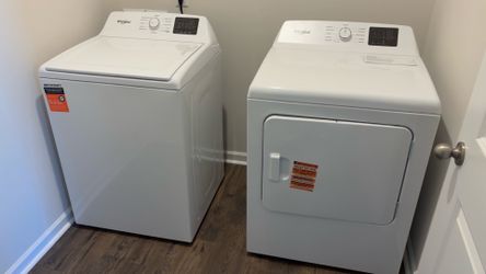 Brand New Whirlpool Washer/Dryer Set