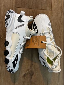 Kids Nike future field youth turf Baseball shoes 4.5 youth