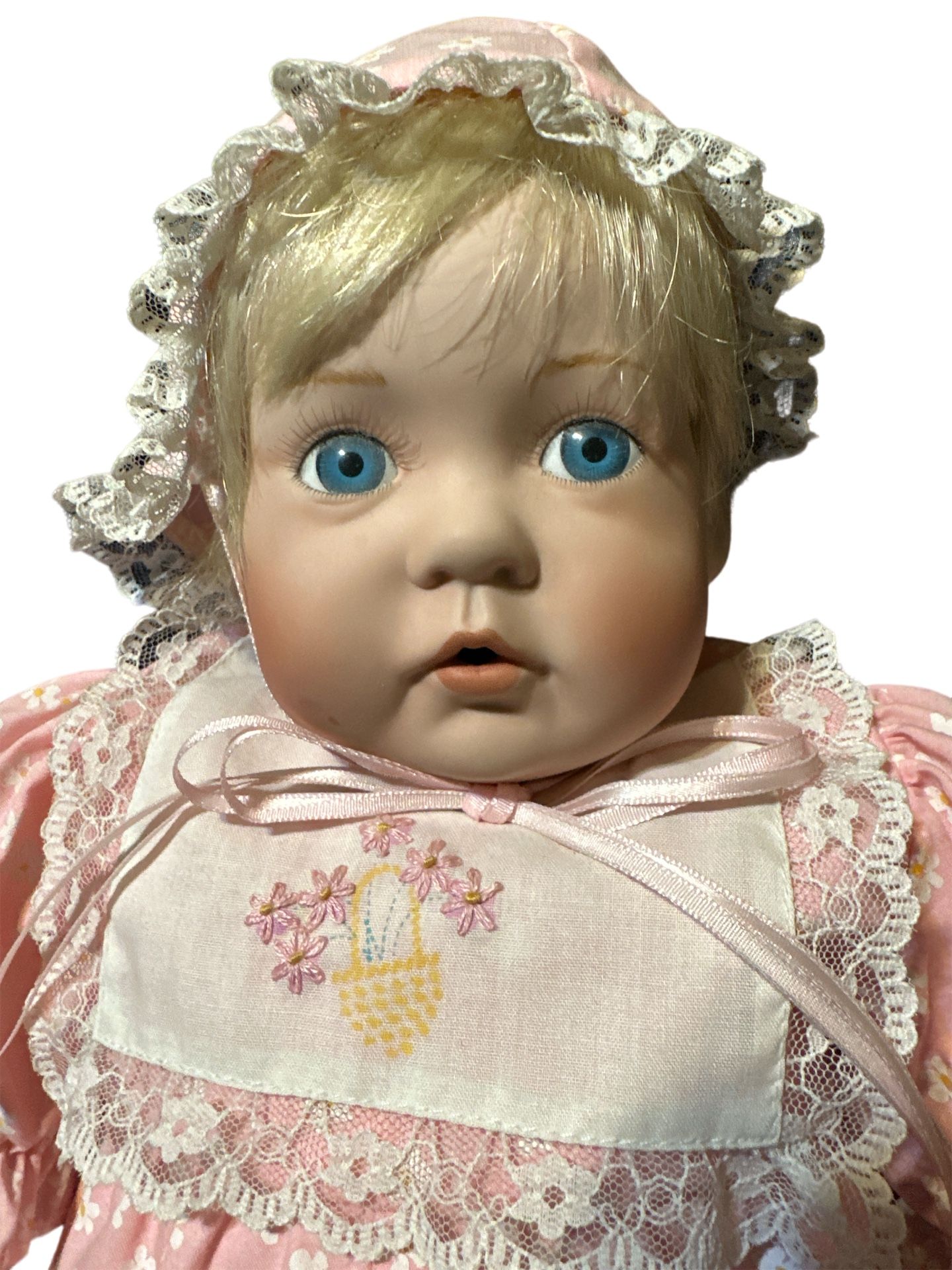 No original BOXED ASHTON DRAKE GALLERIES PORCELAIN DOLL MOLLY THE SUMMER BABY.Shipped with Fedex Mail. T-45. 20”