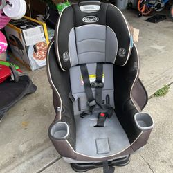 GRACO CARSEAT CONVERTIBLE 