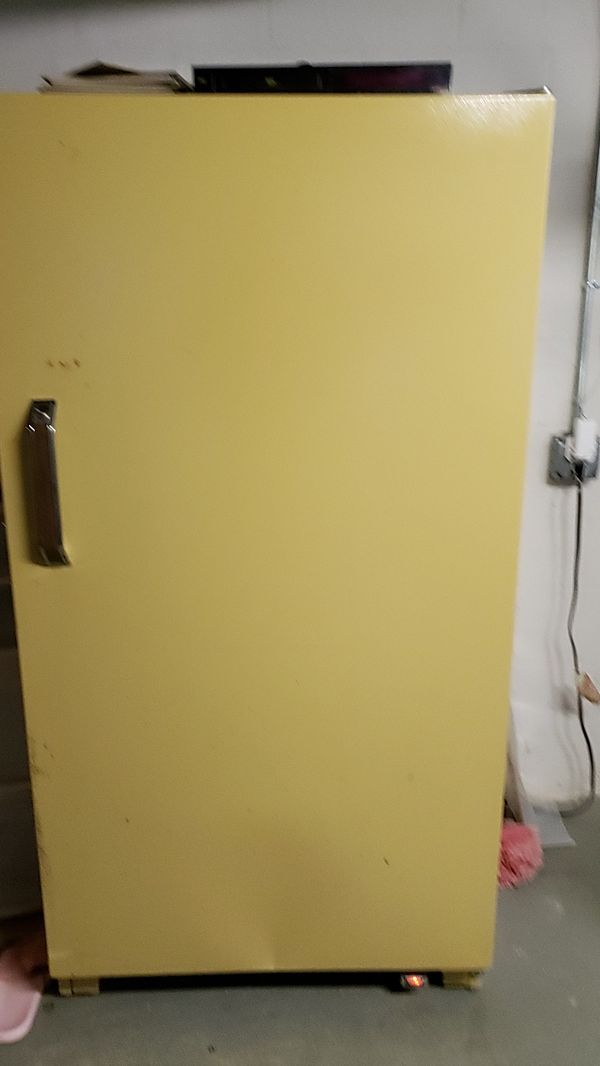 Montgomery ward upright freezer for Sale in Walton Hills, OH OfferUp