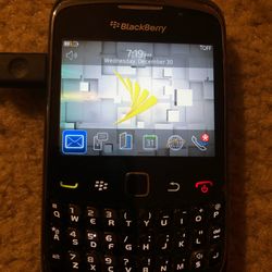 Vintage Blackberry Curve 3G 9330 - Sprint