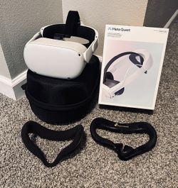 Meta Oculus Quest 2 Bundle 
