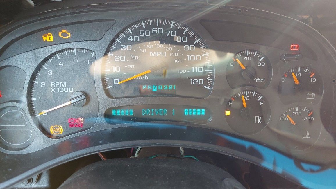 Instrument Panel Cluster 2002 Tahoe