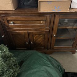 Large Oak Entertainment Dresser