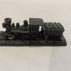 Vintage Cast Iron Train Locomotive Paper Weight Figurine 4.5” long