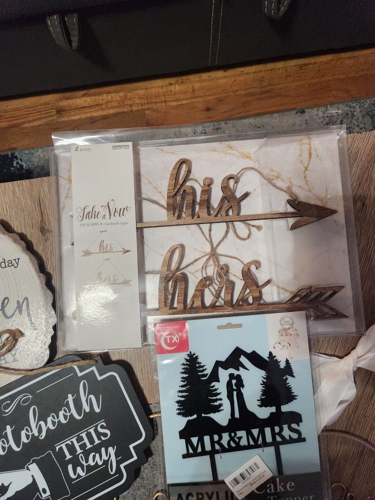 His & Her Signs