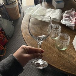 9 Wine Glasses 